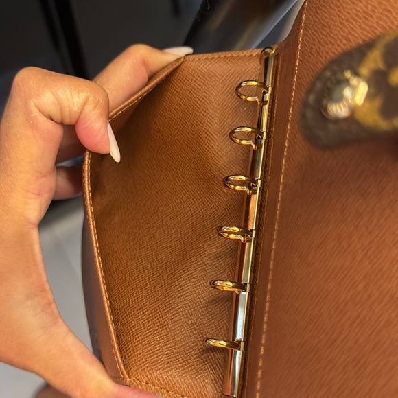 Louis Vuitton Authentic Monogram Agenda also can be Passport holder. - Picture 10 of 11
